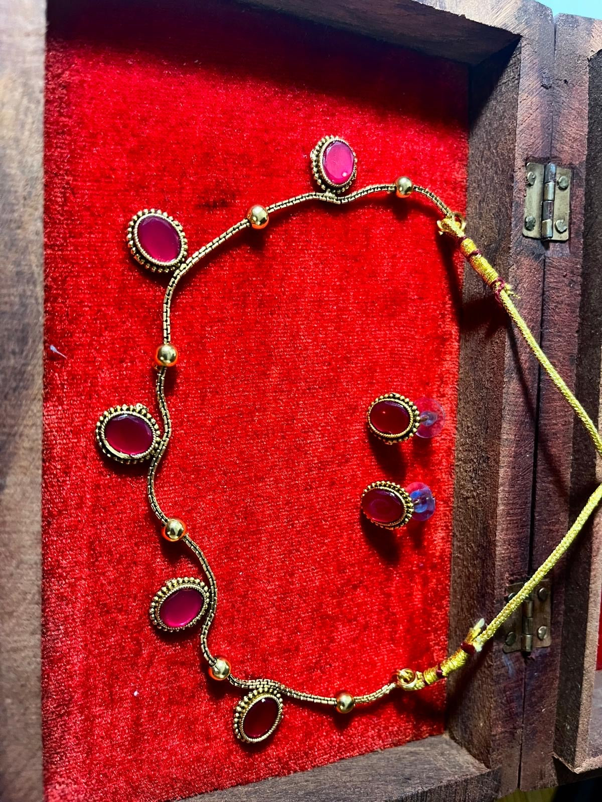 Elegant Red and Gold Jewelry Set