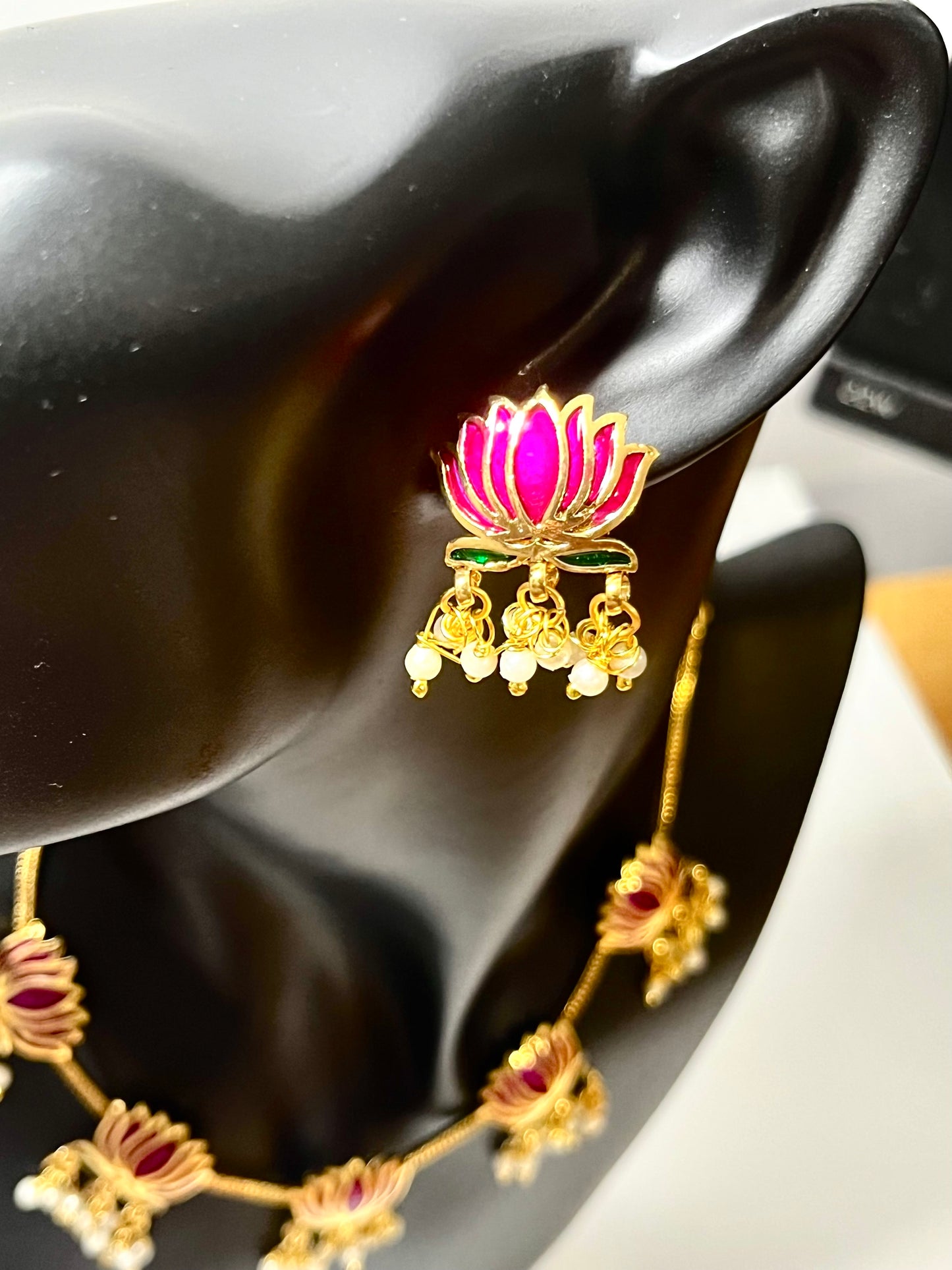 Lotus Pearl Necklace Set