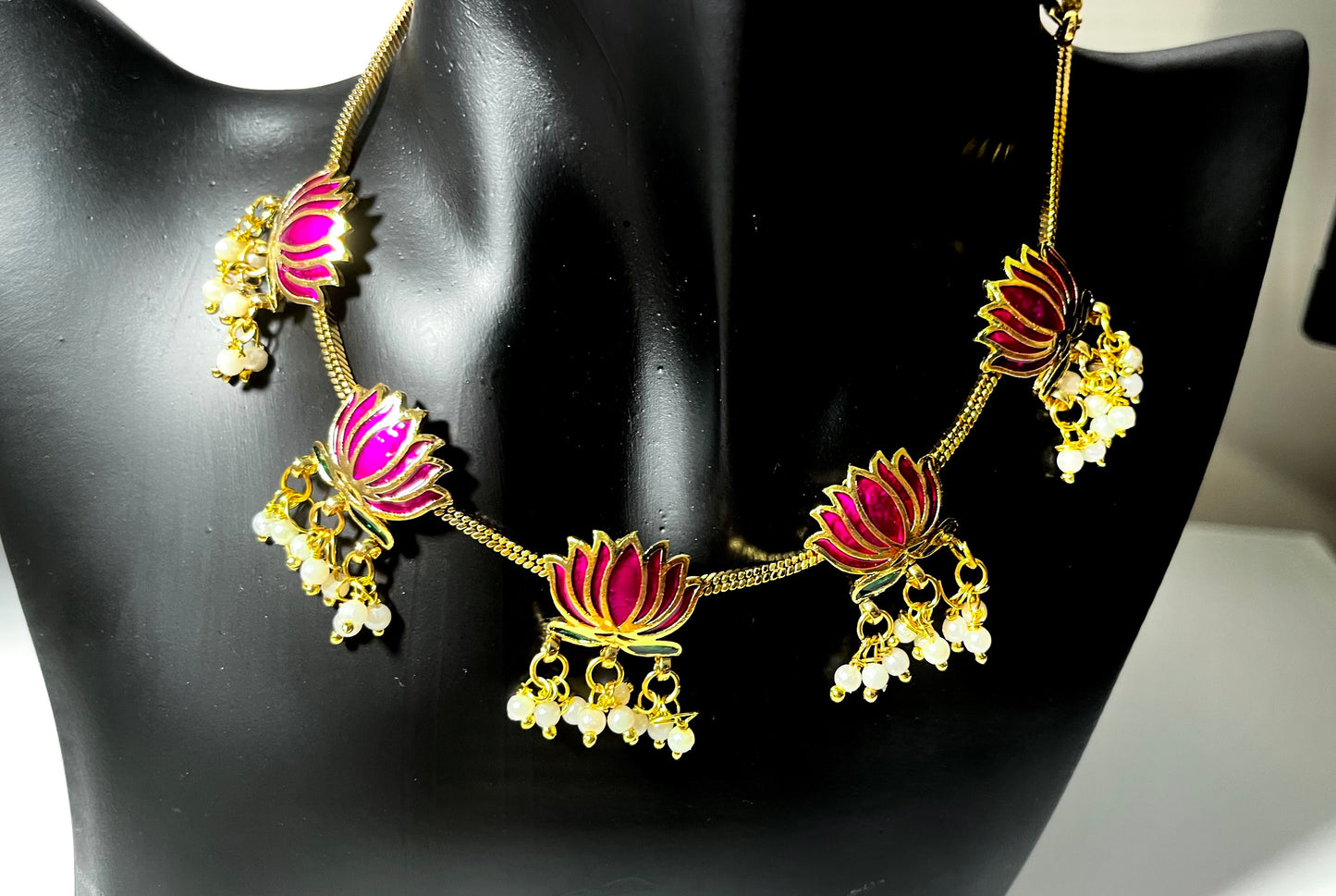 Lotus Pearl Necklace Set