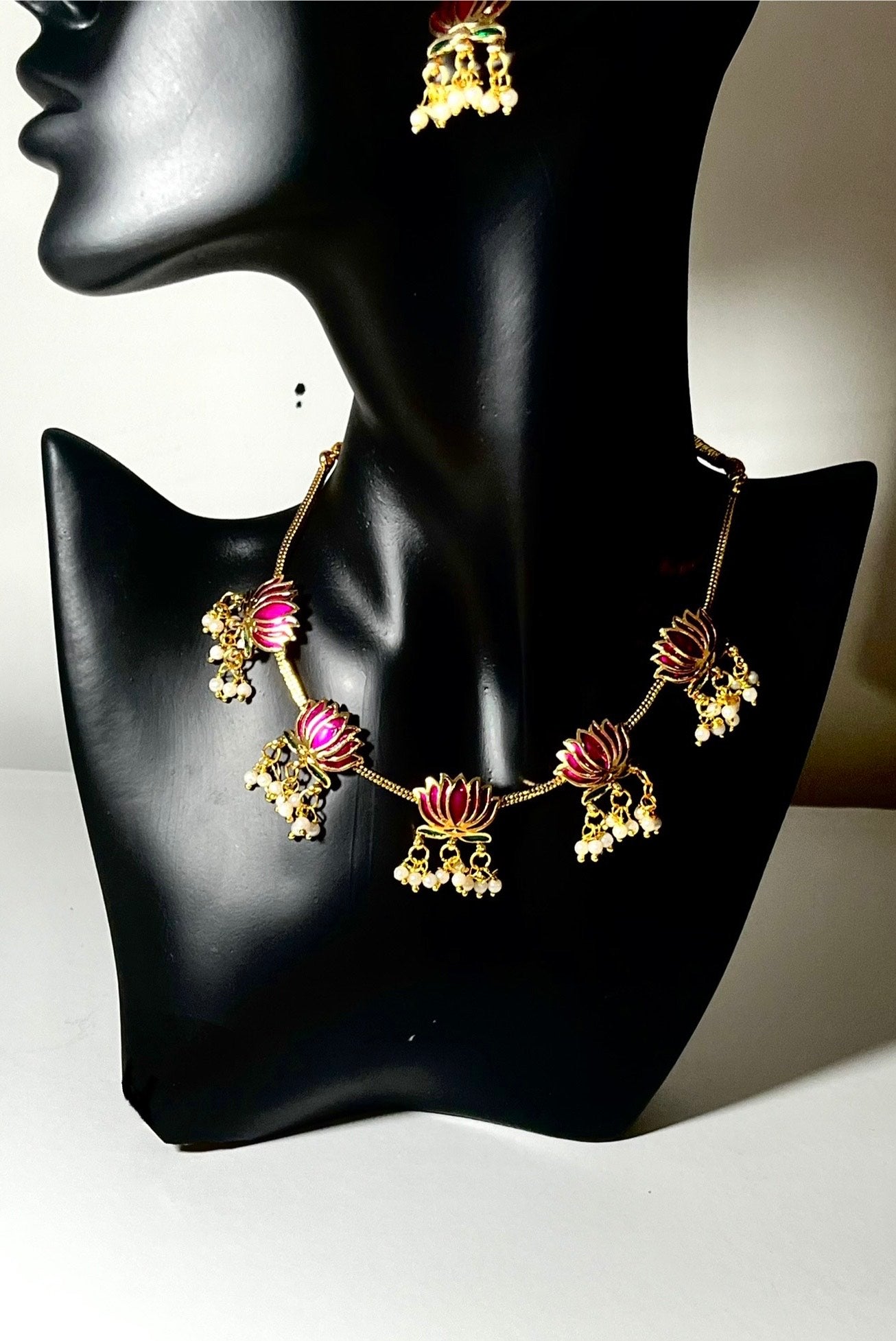 Lotus Pearl Necklace Set